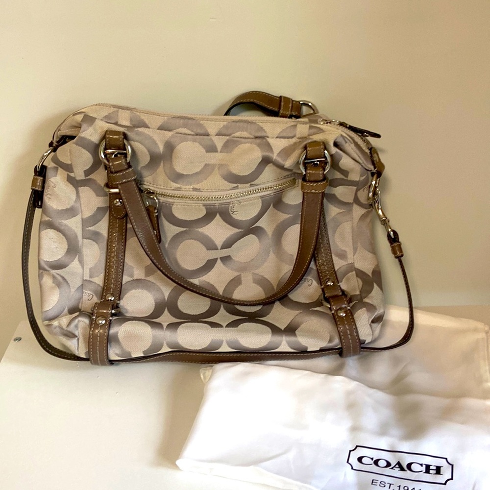 Coach Tote in Signature Canvas